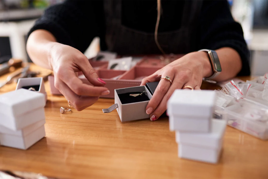 Customize Your Jewelry Packaging